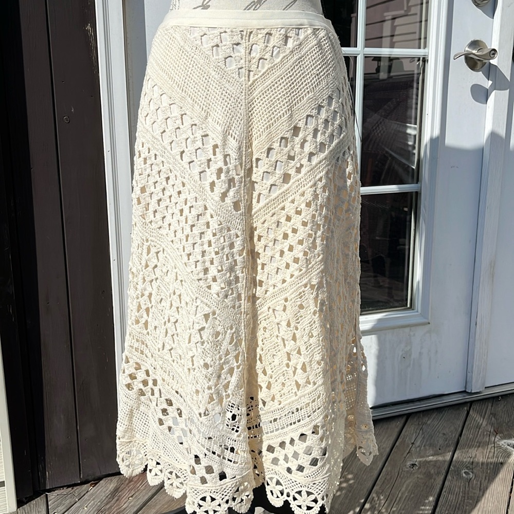New Directions MIDI crotchet skirt. Cream. Size Petite Medium.